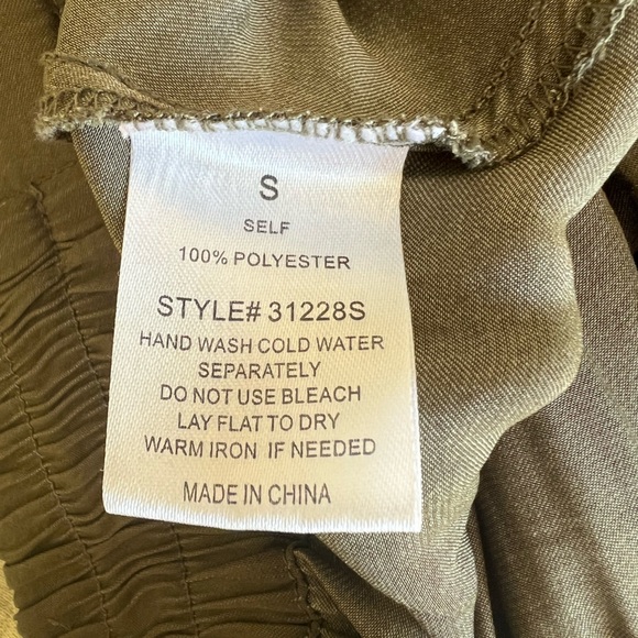 High-low flowy moss green skirt with elastic waist size small - Picture 5 of 6